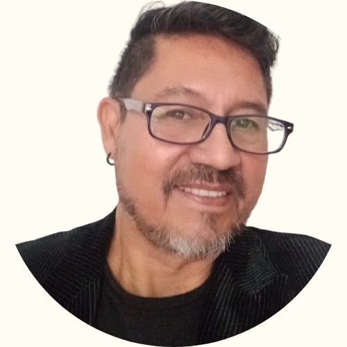Retrato de Luis Solar, constructor civil y cofundador de Tu Zona Inmobiliaria en Zaragoza.