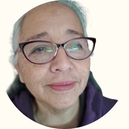 "Retrato de Marcela Calderón, especialista en marketing y cofundadora de Tu Zona Inmobiliaria en Zaragoza.